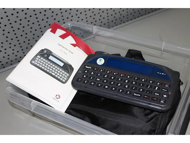 Spraakcomputer abilia lightwriter sl50 met draagtas in kunststoffen bak - afbeelding 1 van  1