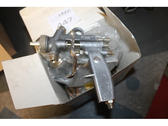 Spuitpistolen walther met diverse spuitstukken. - afbeelding 1 van  1