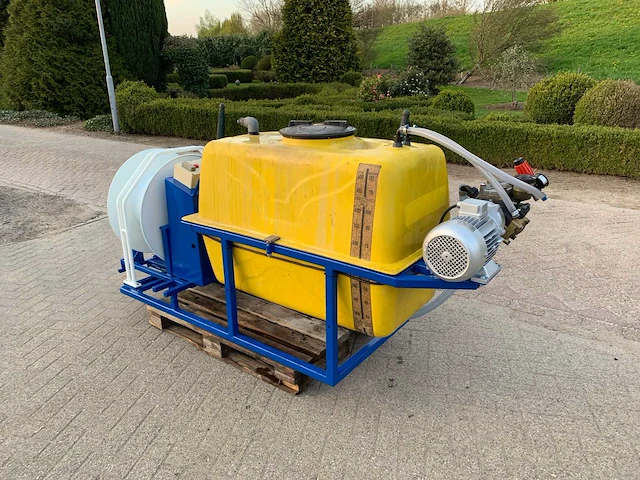 Spuittank met radiografische haspel - afbeelding 1 van  9