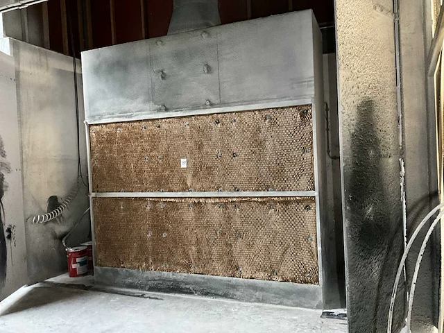 Spuitwand - afbeelding 1 van  3