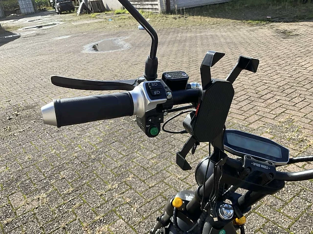 Spyder wheelz snorscooter - afbeelding 9 van  10