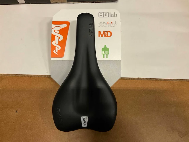 Sq lab mtb tour en travel fietszadel 17 cm - afbeelding 1 van  2