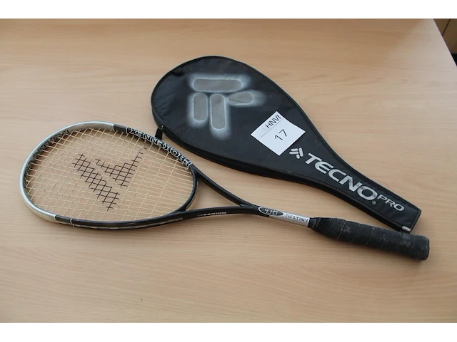 Squashracket en hoes. - afbeelding 1 van  1