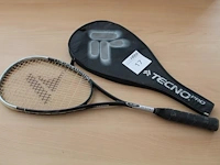 Squashracket en hoes. - afbeelding 1 van  1
