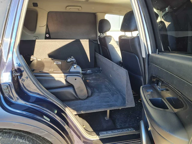 Ssangyong - rexton - ssangyong - 2-vll-21 - afbeelding 13 van  16