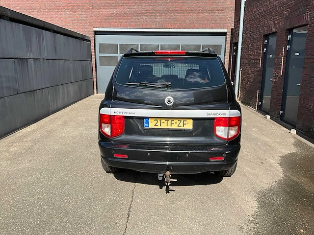 Ssangyong kyron - personenauto - afbeelding 3 van  12