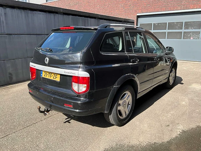 Ssangyong kyron - personenauto - afbeelding 4 van  12