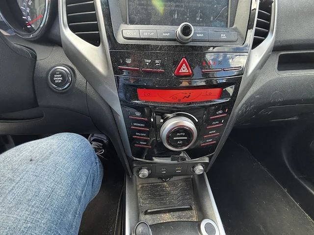 Ssangyong tivoli, 2015 - afbeelding 2 van  26