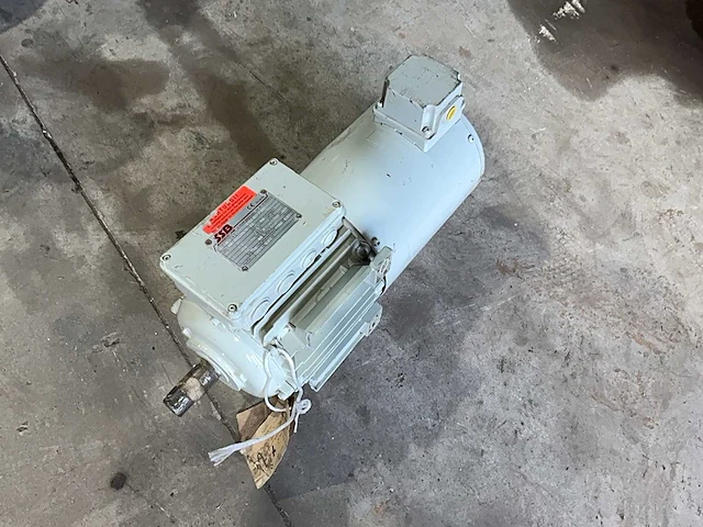 Ssb antriebstechniek dwf-0612.006.70-b8 elektromotor - afbeelding 1 van  6