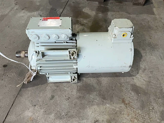 Ssb antriebstechniek dwf-0612.006.70-b8 elektromotor - afbeelding 3 van  6