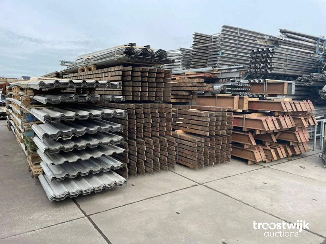 Staal,- constructies, kassen, loodsen, gebouwen, profielen, buizen, isolatie