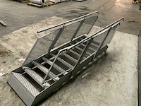 Staal trap met leuning - afbeelding 3 van  3