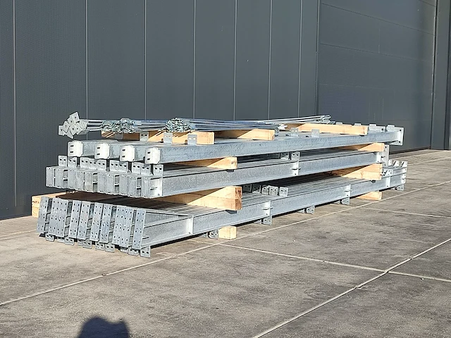 Staalconstructie 10 x 16 (ca. 160m²) - afbeelding 1 van  3
