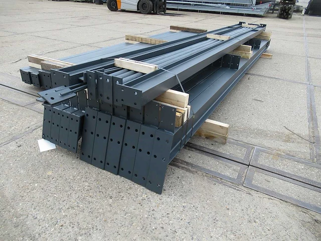Staalconstructie 10 x 20 meter (200m2) - afbeelding 10 van  12