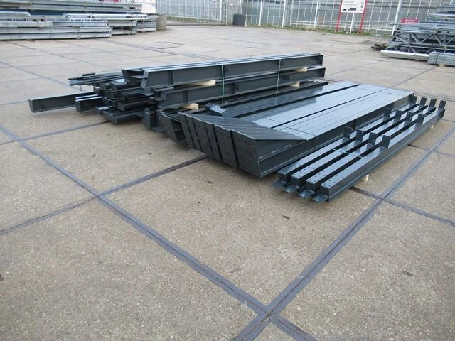 Staalconstructie 10 x 30 meter (300m2) - afbeelding 1 van  16
