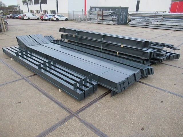 Staalconstructie 10 x 30 meter (300m2) - afbeelding 9 van  16