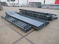 Staalconstructie 10 x 30 meter (300m2) - afbeelding 9 van  16