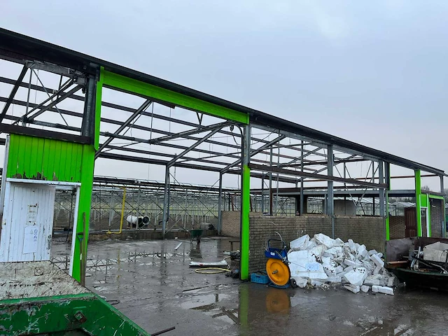 Staalconstructie (10,50x28,50 mtr) (300m2) - afbeelding 4 van  9