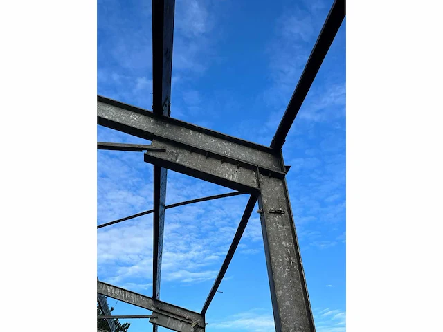 Staalconstructie (10,50x28,50 mtr) (300m2) - afbeelding 9 van  9