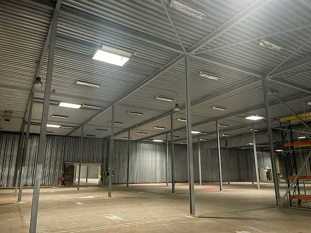 Staalconstructie (105,85x60,00 mtr) (6.351m2) - afbeelding 3 van  18