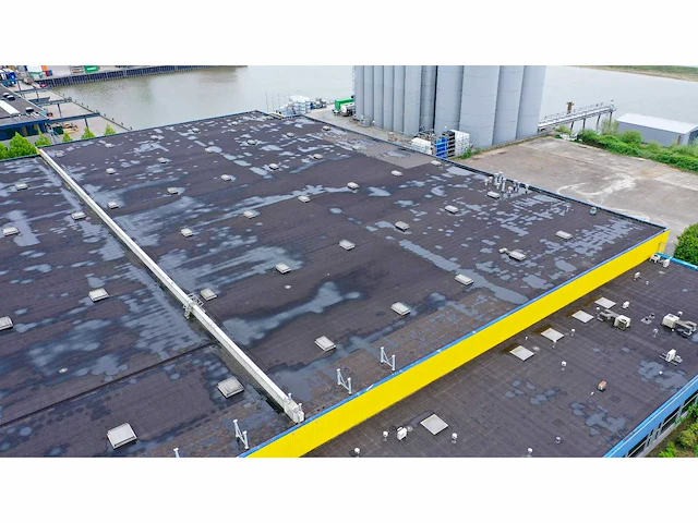 Staalconstructie (105,85x60,00 mtr) (6.351m2) - afbeelding 15 van  18