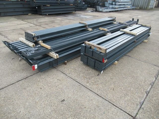 Staalconstructie 10.70 x 25.00 meter (268m2) - afbeelding 1 van  13