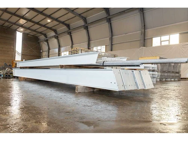 Staalconstructie 10x16 meter met dak en wand - afbeelding 25 van  27