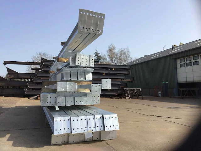 Staalconstructie 11,6x25 meter (ca. 290 m2) - afbeelding 4 van  9