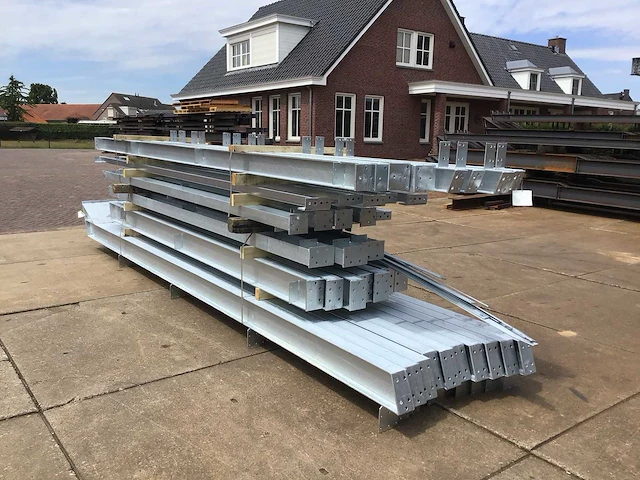 Staalconstructie 11,6x30 meter (ca. 348 m2) - afbeelding 8 van  10