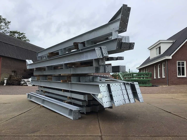 Staalconstructie 11,6x40 meter (ca. 464 m2) - afbeelding 3 van  10