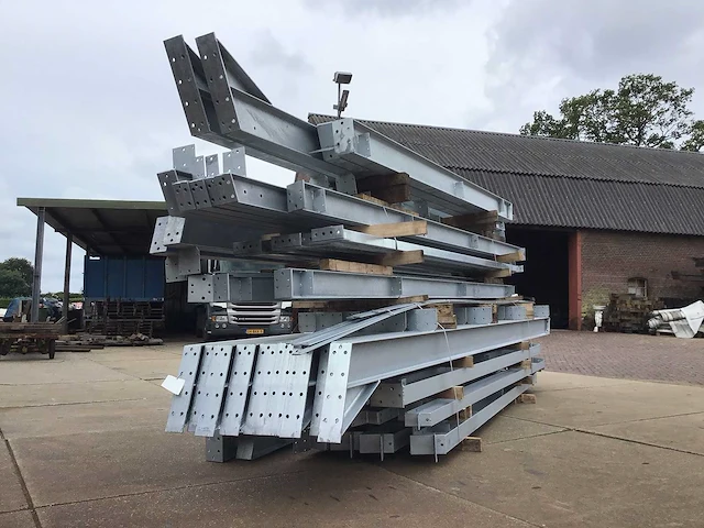 Staalconstructie 11,6x40 meter (ca. 464 m2) - afbeelding 9 van  10