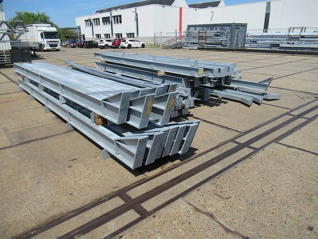 Staalconstructie 12 x 40 meter (480m2) - afbeelding 13 van  17