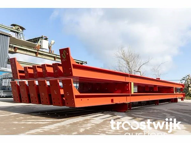 Staalconstructie 12,4x27,1 meter (ca. 336 m2) - afbeelding 1 van  12