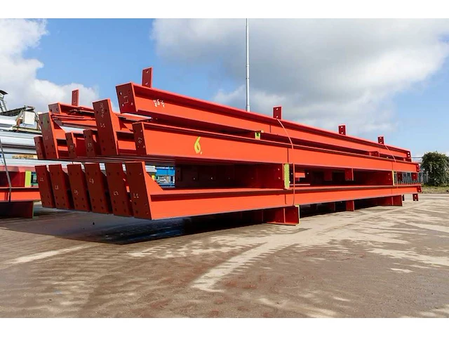 Staalconstructie 12,4x32,5 meter - afbeelding 1 van  16