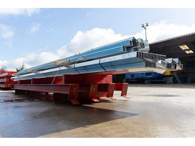 Staalconstructie 12,4x32,5 meter - afbeelding 10 van  16