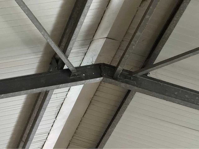 Staalconstructie (12,50x39,37 mtr) (525 m2) - afbeelding 9 van  34