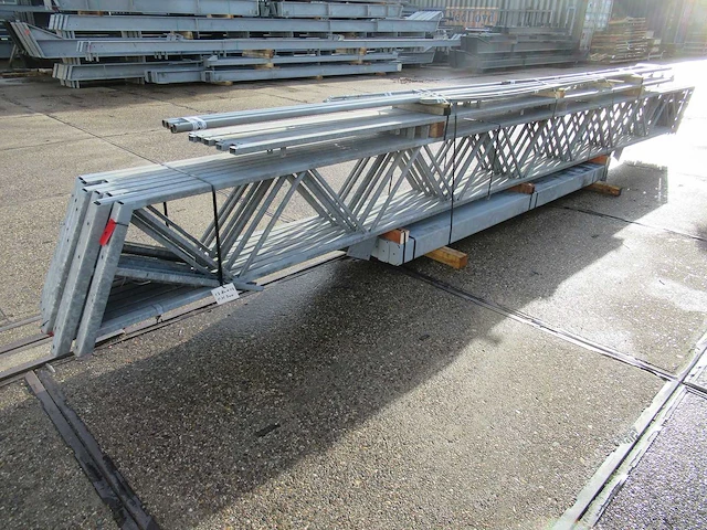 Staalconstructie 12.80 x 12.00 meter (154m2) - afbeelding 1 van  8