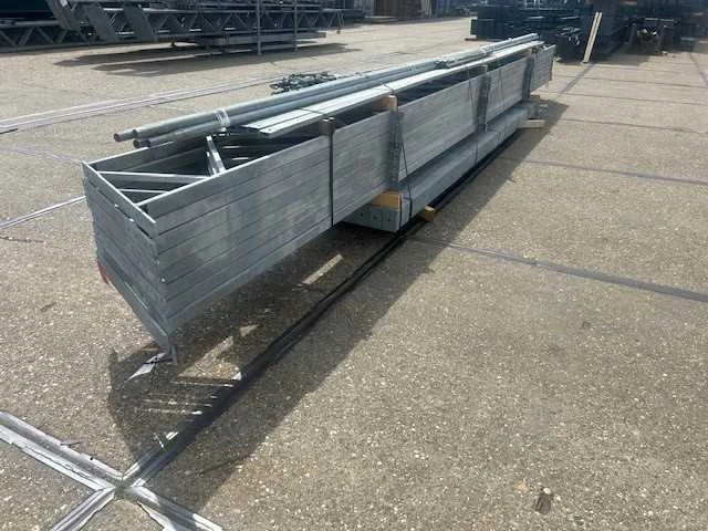 Staalconstructie 12.80 x 12.00 meter (154m2) - afbeelding 1 van  8
