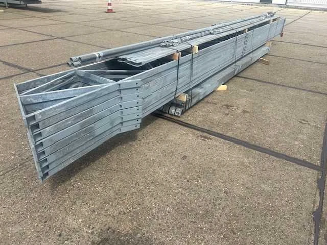 Staalconstructie 12.80 x 12.00 meter (154m2) - afbeelding 5 van  8