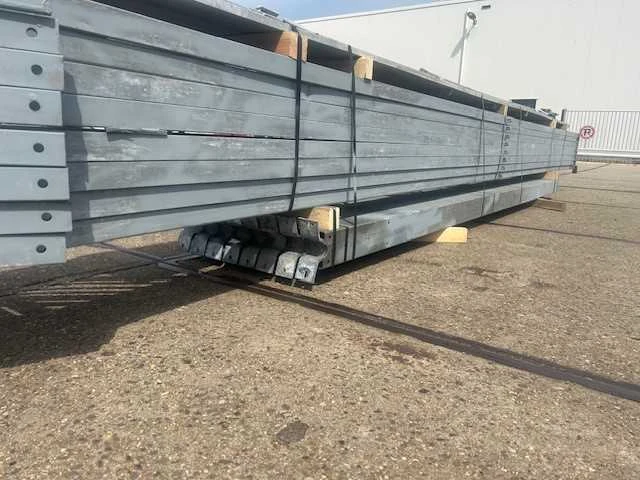 Staalconstructie 12.80 x 12.00 meter (154m2) - afbeelding 6 van  8