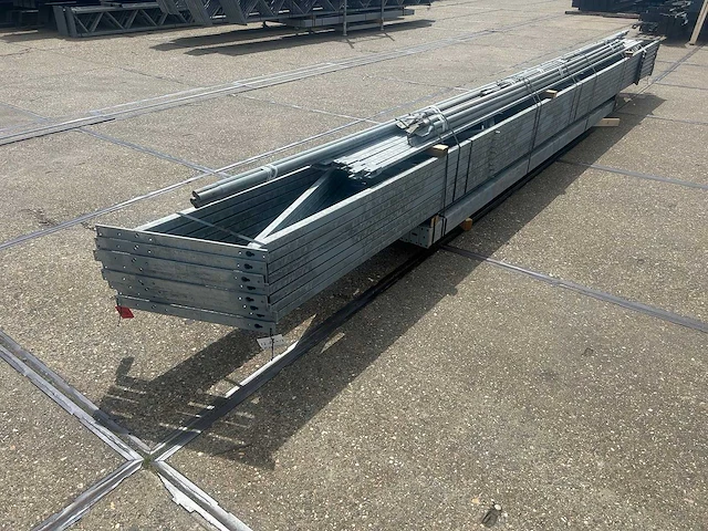 Staalconstructie 12.80 x 12.00 meter (154m2) - afbeelding 2 van  7
