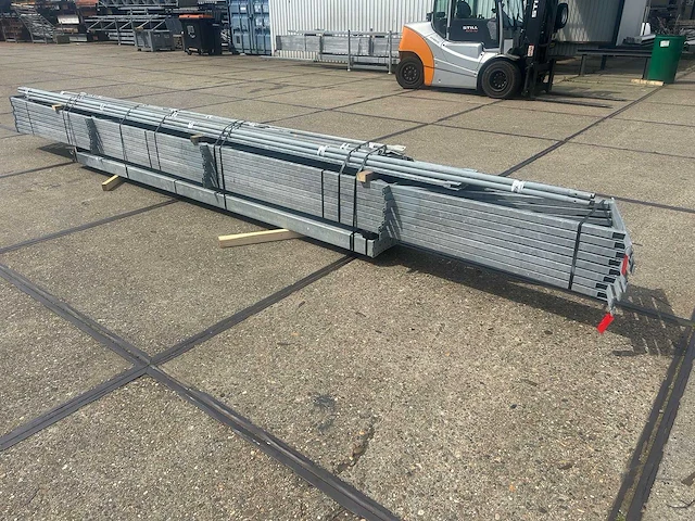 Staalconstructie 12.80 x 12.00 meter (154m2) - afbeelding 4 van  7