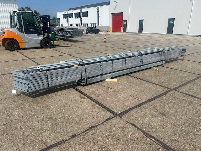 Staalconstructie 12.80 x 12.00 meter (154m2) - afbeelding 5 van  7
