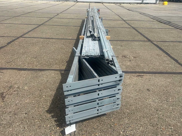 Staalconstructie 12.80 x 12.00 meter (154m2) - afbeelding 6 van  7