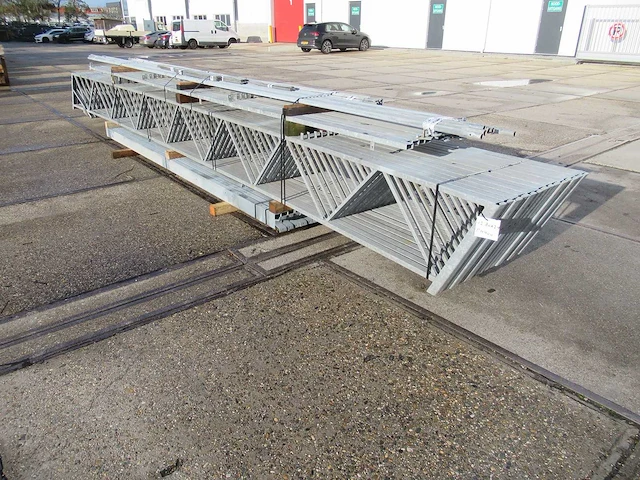 Staalconstructie 12.80 x 24.00 meter (307m2) - afbeelding 3 van  13