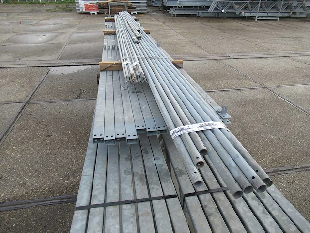 Staalconstructie 12.80 x 24.00 meter (307m2) - afbeelding 10 van  13