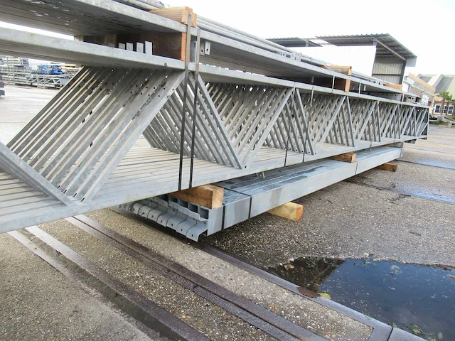 Staalconstructie 12.80 x 24.00 meter (307m2) - afbeelding 12 van  13