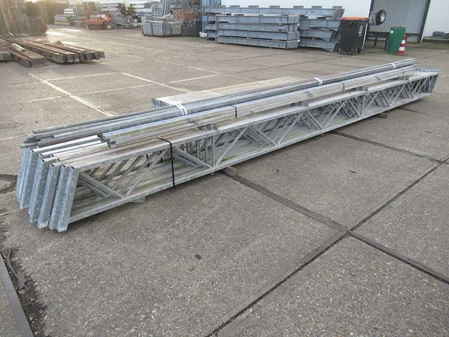 Staalconstructie 12.80 x 24.00 meter (307m2) - afbeelding 5 van  8