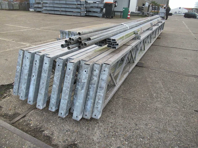 Staalconstructie 12.80 x 24.00 meter (307m2) - afbeelding 6 van  8