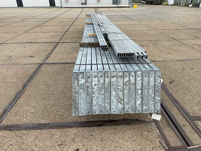 Staalconstructie 12.80 x 24.00 meter (307m2) - afbeelding 12 van  12